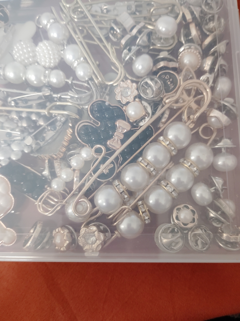 Pearl and Silver Tone Mixed Jewelry Lot Craft Pins For Hats Ties Junk Socks
